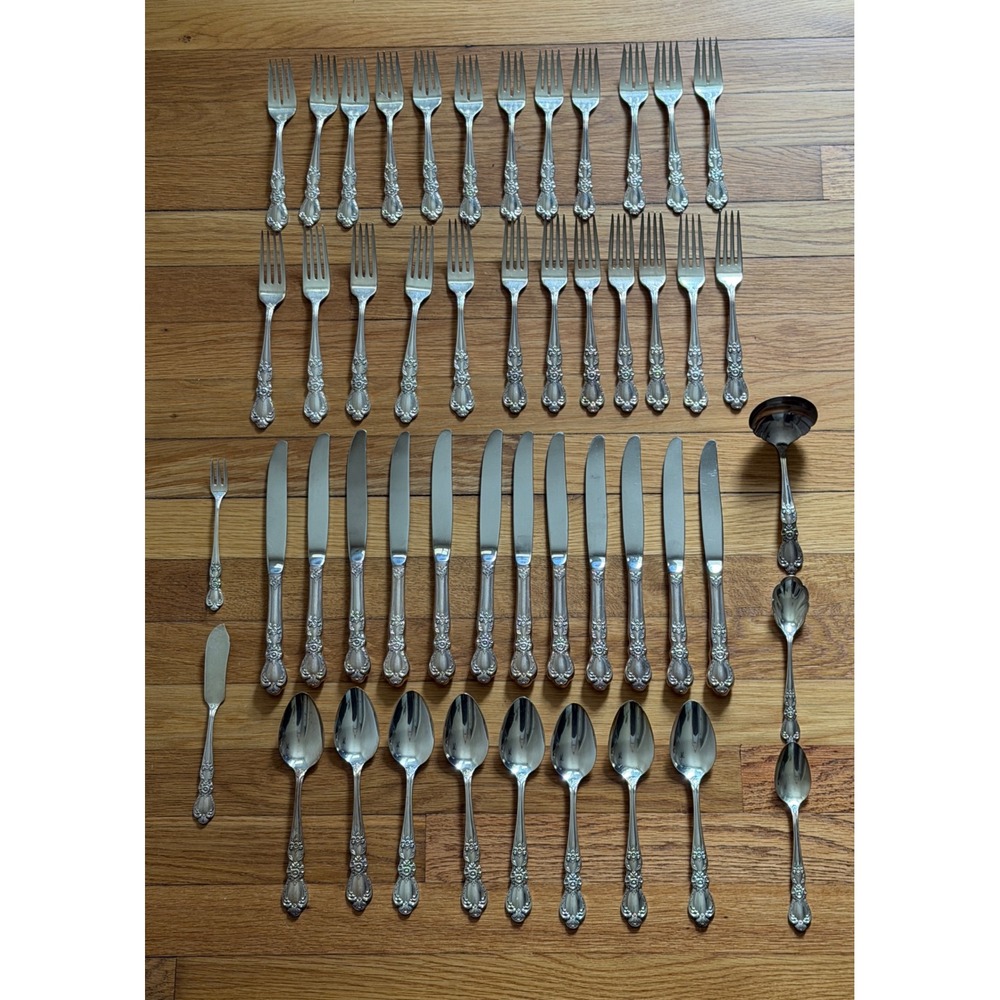 1847 Rogers Bros. IS Heritage Flatware Set 49 Pieces Floral Design